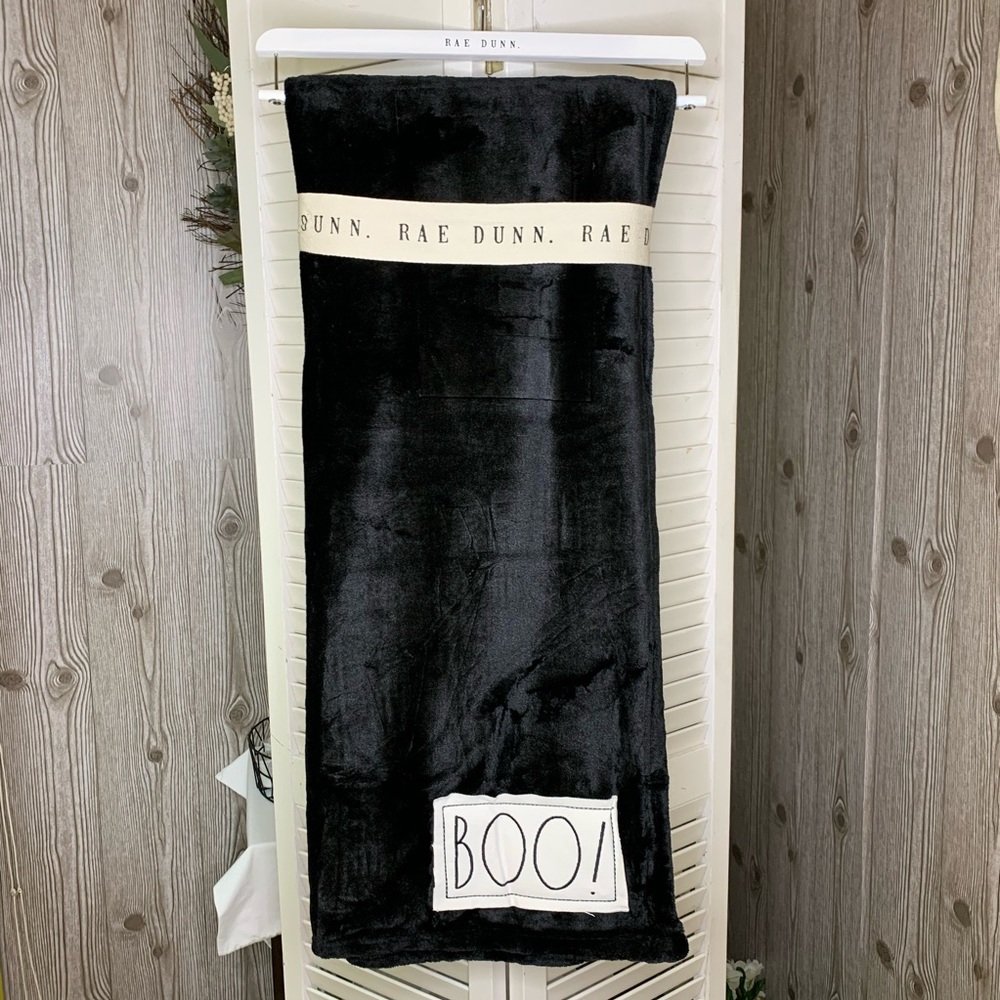 NWT👻Rae Dunn Black Plush BOO Throw Blanket - Picture 1 of 7